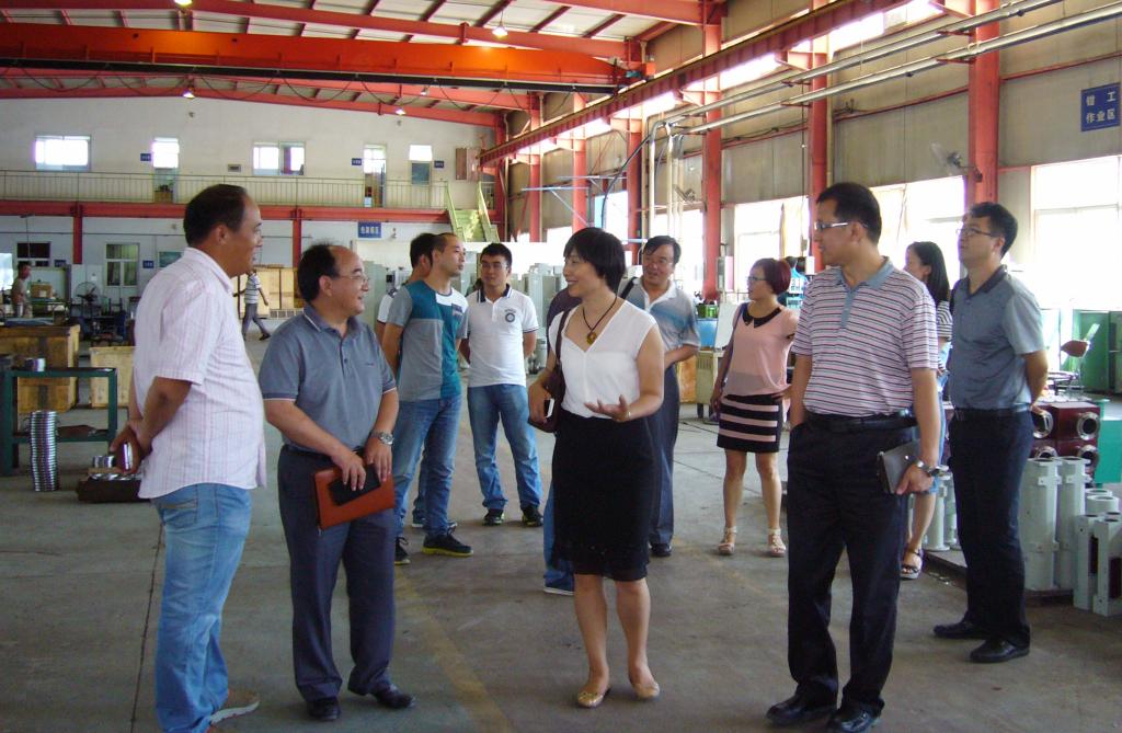 学院领导实地参观考察企业生产现场