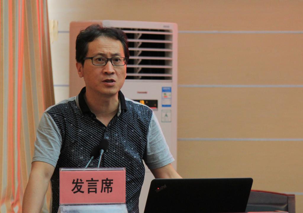 张彬老师做勉励青年学子做好新媒体建设